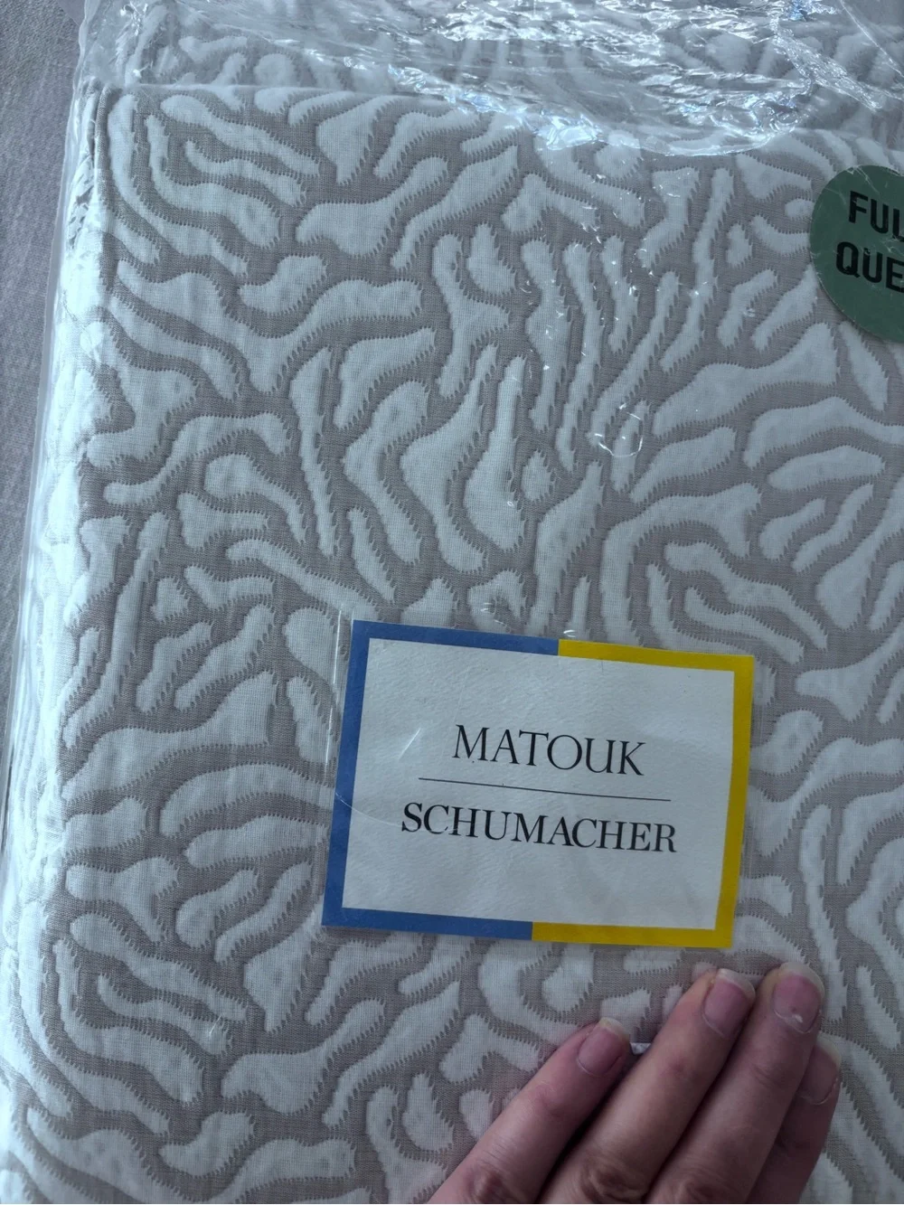Matouk Schumacher Full/Queen Bedding Coverlet in Beige and White